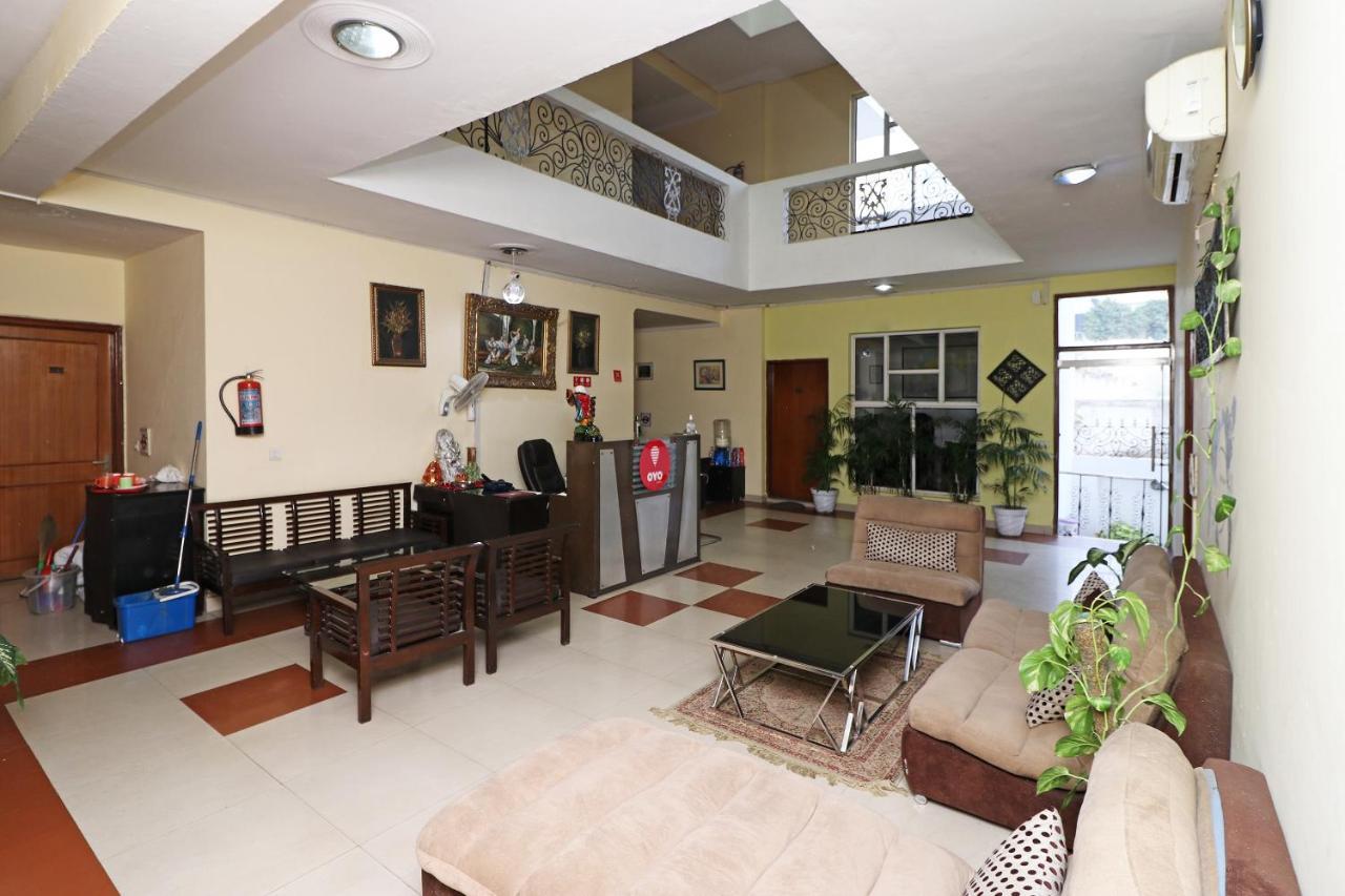 מלון Badshahpur Oyo 6608 Sector 56 מראה חיצוני תמונה